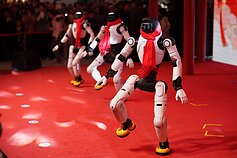 Kinijos robotai-humanoidai
