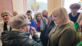 Alytuje surengta palaikymo akcija atleistai iš darbo mokytojai Meilei Platūkienei Alytuje surengta palaikymo akcija atleistai iš darbo mokytojai Meilei Platūkienei