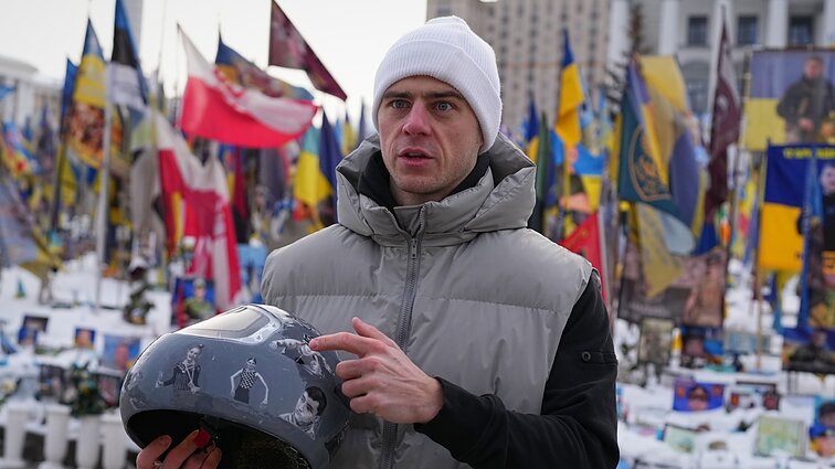 Iš olimpinių žaidynių diskvalifikuotas ukrainietis apie šalmo ateitį: planas jo neparduoti