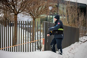 Nugriauta tvora prie Gitano Nausėdos namo. Statybos inspektoriai atvyko atlikti patikrinimo dėl tvoros Nugriauta tvora prie Gitano Nausėdos namo. Statybos inspektoriai atvyko atlikti patikrinimo dėl tvoros