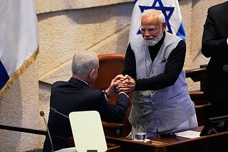 Benjaminas Netanyahu ir Narendra Modi Benjaminas Netanyahu ir Narendra Modi