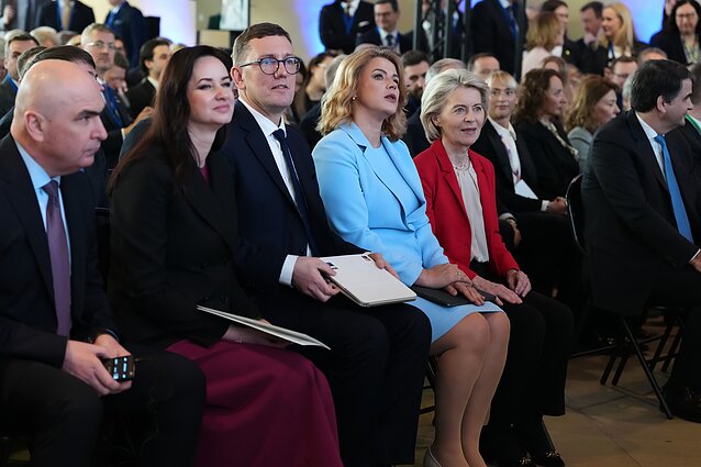 European Commissioner for Cohesion and Reforms Raffaele Fitto, European Commission President Ursula von der Leyen, Latvia's Prime Minister Evika Silina, Estonia's Prime Minister Kristen Michal, Lithuania's Prime Minister Inga Ruginiene and Romania's Prime Minister Ilie Bolojan attend a high level event on the Eastern Border Regions Strategy at EU headquarters in Brussels