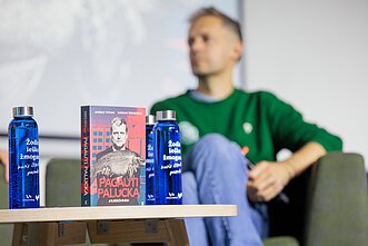 Andriaus Tapino ir Šarūno Černiausko knygos „Pagauti Palucką“ pristatymas Andriaus Tapino ir Šarūno Černiausko knygos „Pagauti Palucką“ pristatymas