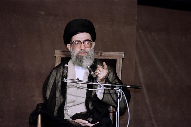Ali Khamenei, 1989 m. Ali Khamenei, 1989 m.