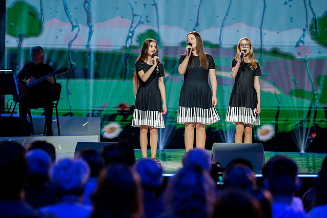 Dainų dainelė 2026. Agnė Janukėnaitė, Simona Meldaikytė, Dileta Korženiauskaitė – „Dainelė apie lietų“