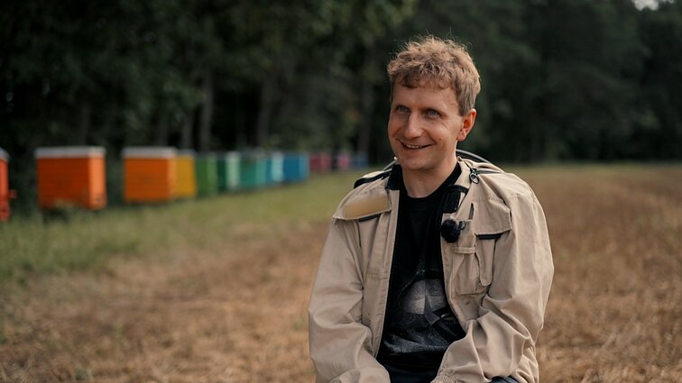 Bitininkystės besimokantis genetikas Lukas Žemaitis: susikalbėti su kita rūšimi – malonumas