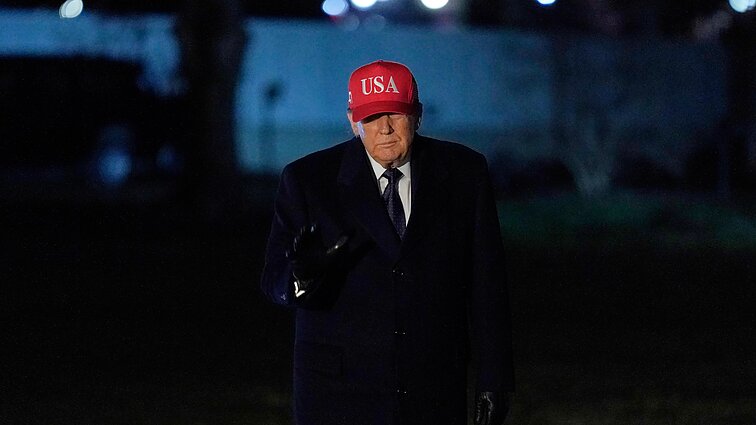 Trumpas teigia planuojantis tęsti puolimą, neatmeta, kad bus daugiau amerikiečių aukų