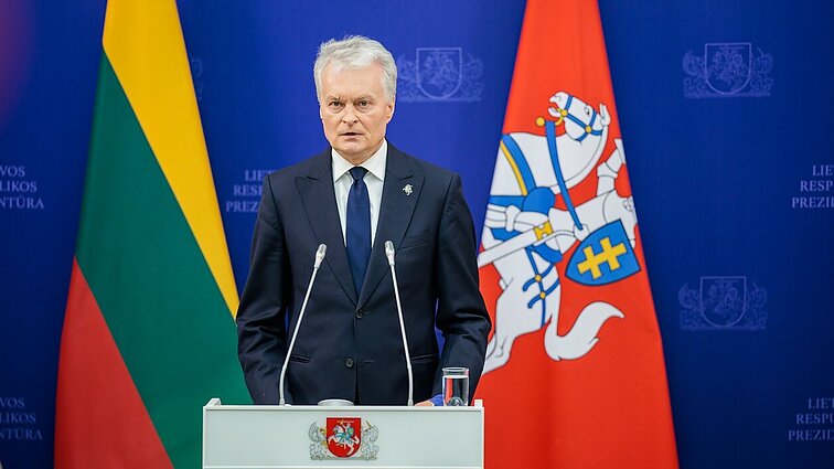 Nausėda: netikslumai dėl teritorijos ribų įsivėlė dėl tvorą stačiusių darbininkų veiksmų