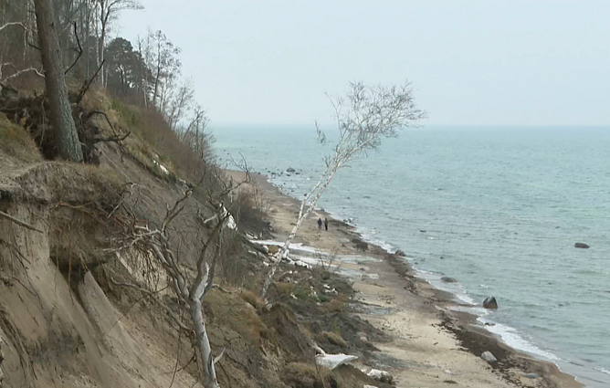Erosions on the Dutchman’s Cap cliff