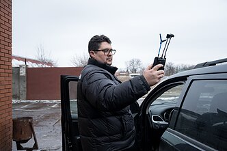 „Čuika“ – aparatas, perimantis dronų signalus ir rodantis vaizdą, kurį mato drono pilotai