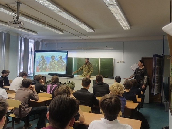 Dmitry Borisov at a so-called "courage lesson" at school