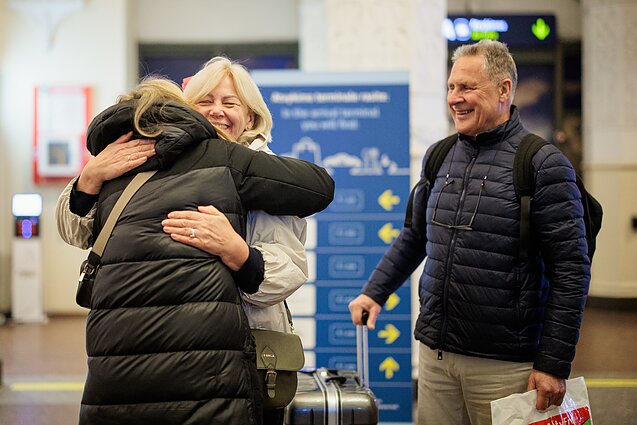 Vilniaus oro uoste vėlų penktadienio vakarą, prieš pat vidurnaktį, nusileido „FlyDubai“ lėktuvas, kuriuo iš Dubajaus evakuota apie 120 Lietuvos piliečių Vilniaus oro uoste vėlų penktadienio vakarą, prieš pat vidurnaktį, nusileido „FlyDubai“ lėktuvas, kuriuo iš Dubajaus evakuota apie 120 Lietuvos piliečių