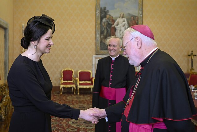 Premjerė I. Ruginienė susitiko su Šv. Sosto sekretoriumi santykiams su valstybėmis