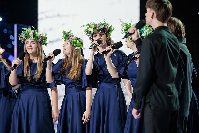 Dainų dainelė 2026. Ansamblis „Viva Melodica“ – „Šaly kelio jovaras stovėjo“
