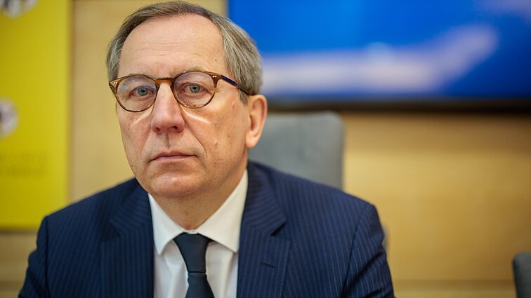 Prezidento patarėjas Matulionis: negalvokime, kad Rusija gali tęsti karą be galo