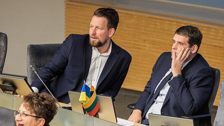 „Aušriečių“ skandalus lydi socdemų ramybė: ragina neskubėti vertinti koalicijos partnerių