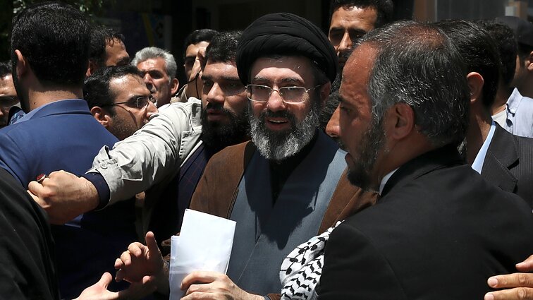 Naujasis Irano lyderis – Mojtaba Khamenei: pasak stebėtojų, režimas išliks nuožmus