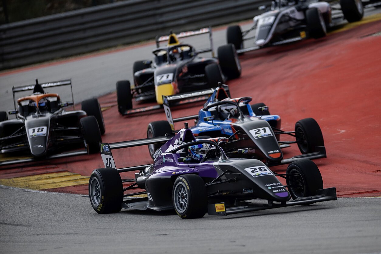 Markas Šilkūnas  Formulės-4 „Winter Series“ varžybose