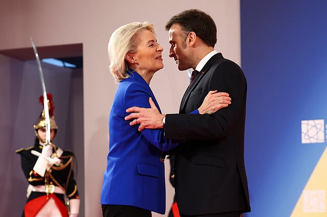 Ursula von der Leyen ir Emmanuelis Macronas TATENA branduolinės energetikos viršūnių susitikime Paryžiuje