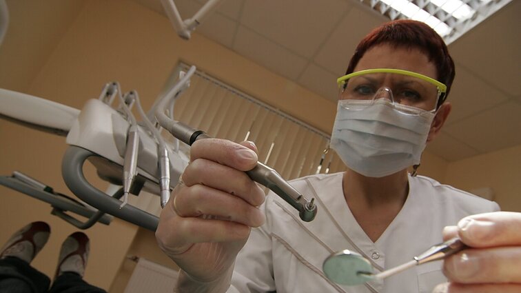 Žmonėms su sunkia negalia – odontologas į namus: gydytojai ruošiasi ir įvairioms rizikoms