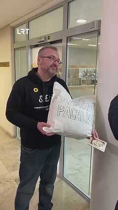 Černiausko „dovana“ žurnalistiniame tyrime atsidūrusiam Gedvilui
