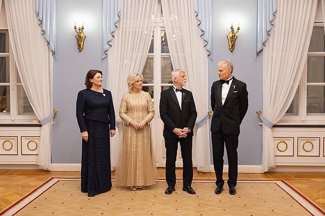 Valstybinė vakarienė LR prezidentūroje Valstybinė vakarienė LR prezidentūroje
