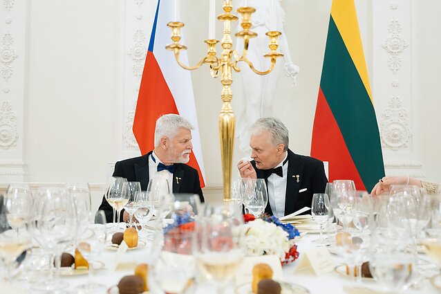 Valstybinė vakarienė LR prezidentūroje Valstybinė vakarienė LR prezidentūroje