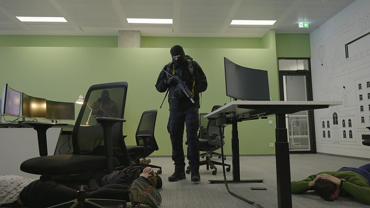 Tarpinstitucinės pratybos – teroristai užgrobia įmonę: kaip priimami sprendimai?