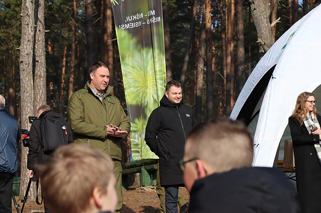 Valstybinių miškų urėdijos organizuojama kasmetinė šventė „Paukščiai grįžta namo“ Valstybinių miškų urėdijos organizuojama kasmetinė šventė „Paukščiai grįžta namo“