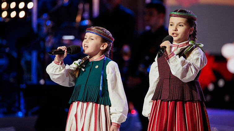 Dainų dainelė 2026. Aušrinė Marija Šakytė, Tėja Stapušaitytė – „Tupiejė gaidielis“