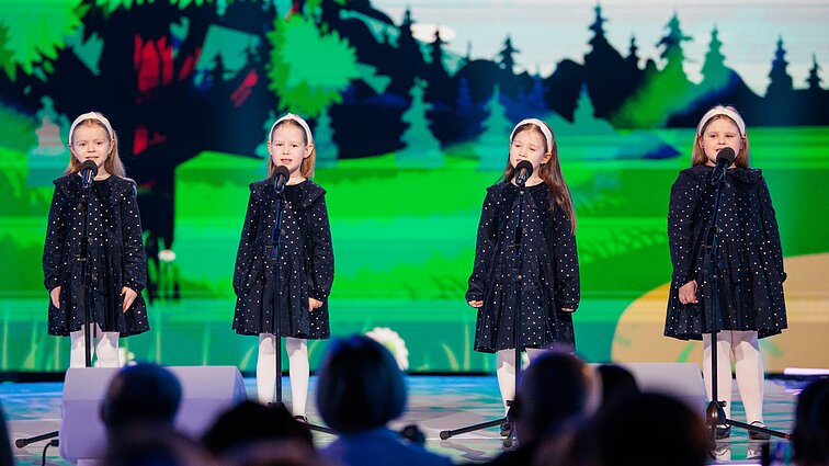 Dainų dainelė 2026. Milita Siliuk, Milita Mačėnaitė, Joelė Šulskytė, Andreea-Stefania Audronis – „Mėlyna sraigė“