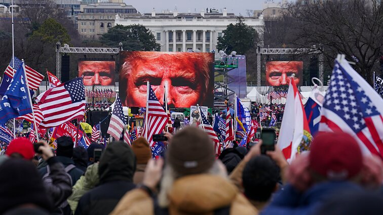 JAV ir Izraelio karas prieš Iraną – lojalumo testas Trumpo rinkėjams