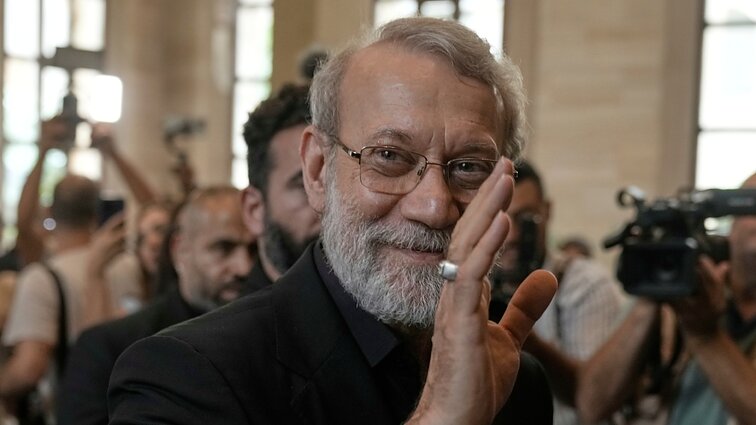 Izraelis skelbia per oro ataką Irane nukovęs įtakingą režimo pareigūną Ali Larijani