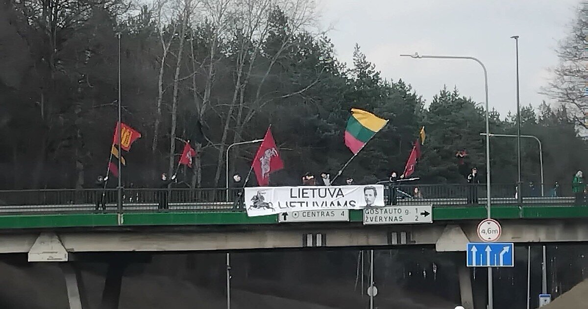 Konfliktas kilo Kovo 11-ąją dėl iškelto plakato „Lietuva lietuviams“