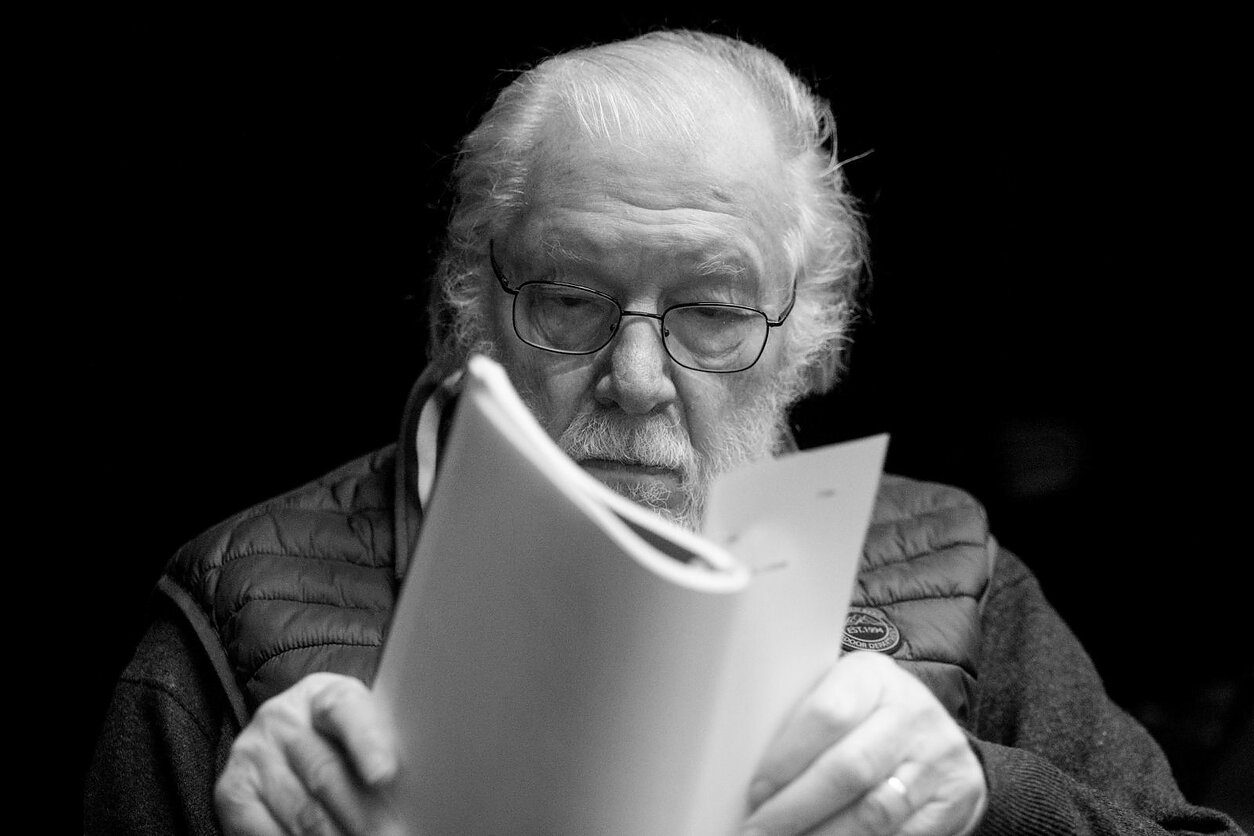 Balandžio 10–12 dienomis K. Kaupinis pristatys spektaklį pagal savo pjesę „Lietuvių mirties pranešimai. Vieno spektaklio istorija“