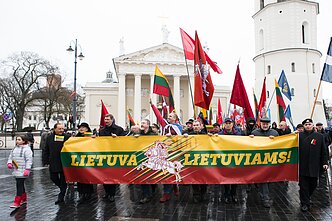 Šūkis „Lietuva lietuviams“ vėl kaitina aistras