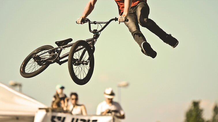 Per „Instagram“ – į Vilnių: sostinė vilioja pasaulio BMX laisvojo stiliaus žvaigždes