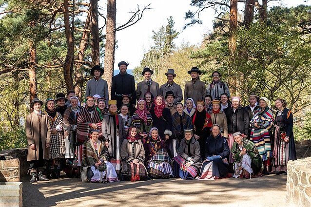 Vilniaus universiteto folkloro ansamblis „Ratilio“ Vilniaus universiteto folkloro ansamblis „Ratilio“