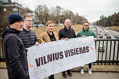 Ant viaduko greta Vingio parko – plakatas „Vilnius visiems“