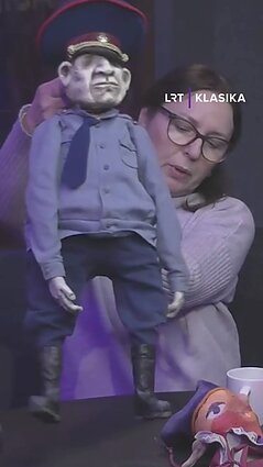 Kaip gimsta lėlės lėlių teatre?