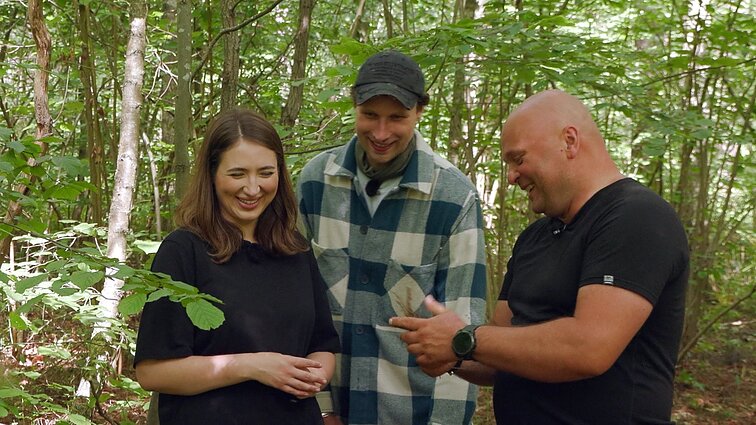 Išlikimo eksperimentui esant dronų pavojui pasiryžę laidų vedėjai: vandenį metėm ir bėgom