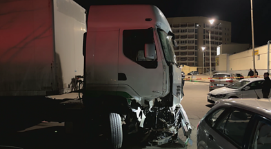 Panevėžyje girtas vairuotojas vilkiku apgadino apie 20 transporto priemonių