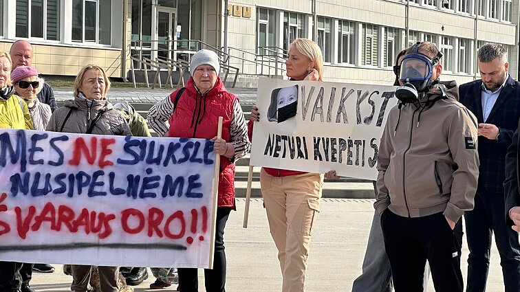 Protestas dėl sąvartyno taršos Kazokiškėse