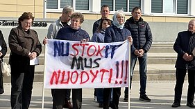 Protestas dėl sąvartyno taršos Kazokiškėse