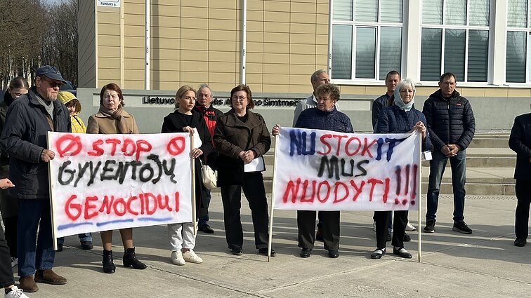 Protestas dėl sąvartyno taršos Kazokiškėse