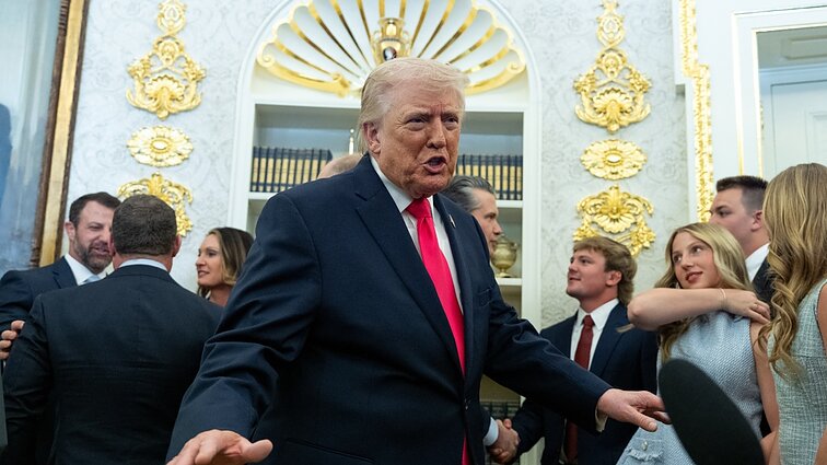 Teheranas išjuokė Trumpo pareiškimus apie derybas: Amerika derasi pati su savimi