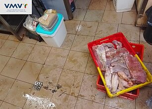 VMVT sustabdė „Dzūkelių mėsos“ veiklą dėl rimtų pažeidimų VMVT sustabdė „Dzūkelių mėsos“ veiklą dėl rimtų pažeidimų
