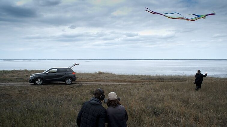 Tarp humoro ir tragizmo: filme „Iki pergalės!“ – pokarinės Ukrainos vizija