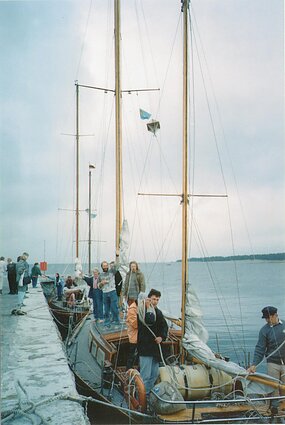 1989 m. rugpjūtį dvi jachtos – „Nerija“ ir „Ragana“ – į Gotlando salą plukdė dalį lietuvių, dalyvavusių „Gotlando komunikato“ pasirašyme. 1989 m. rugpjūtį dvi jachtos – „Nerija“ ir „Ragana“ – į Gotlando salą plukdė dalį lietuvių, dalyvavusių „Gotlando komunikato“ pasirašyme.