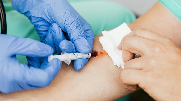 Mitus apie kaulų čiulpų transplantaciją paneigęs gydytojas: kaulų niekas negręžia